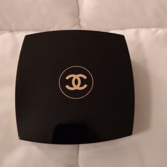 Chanel Powder Box (empty) - Picture 3 of 6